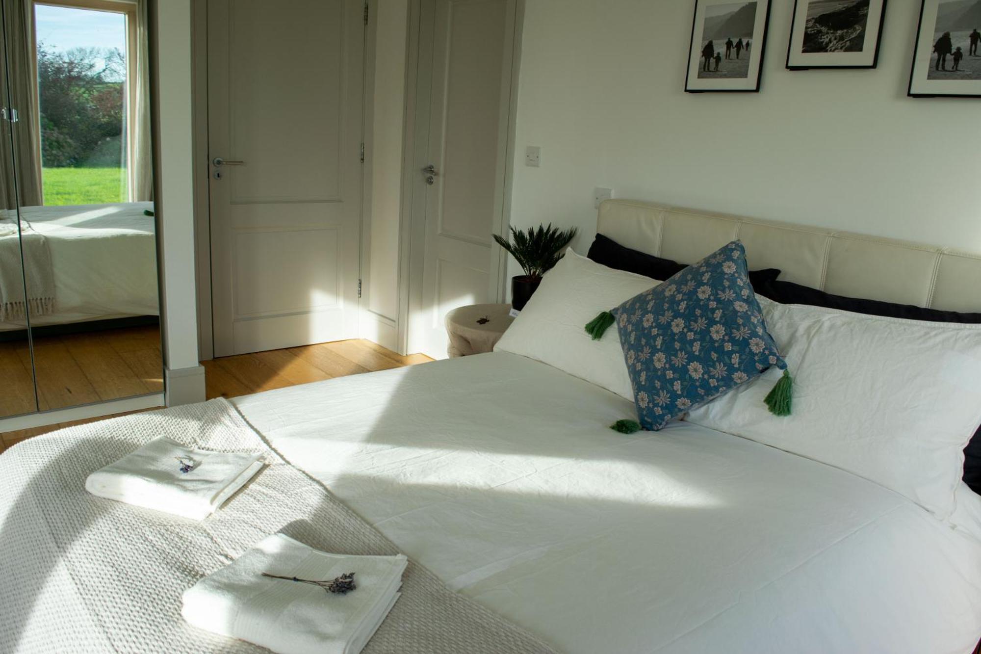 Cedarblue Bed & Breakfast Дънгарван Екстериор снимка
